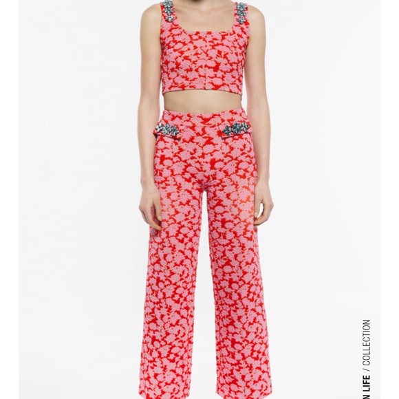 Zara Tops Zara Jewel Floral Pebble Cropped Top Poshmark